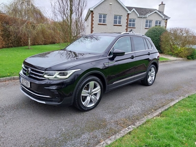 2021 - Volkswagen Tiguan Manual