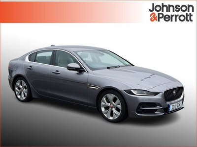 2022 - Jaguar XE Automatic