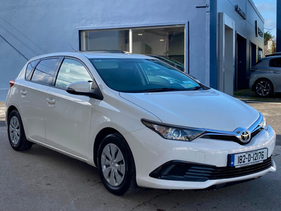 TOYOTA AURIS