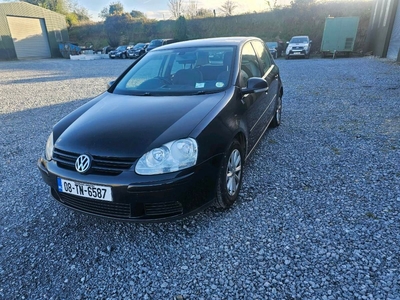 2008 - Volkswagen Golf ---