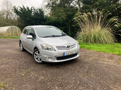 2011 - Toyota Auris Automatic