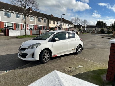 2011 - Toyota Vitz Manual