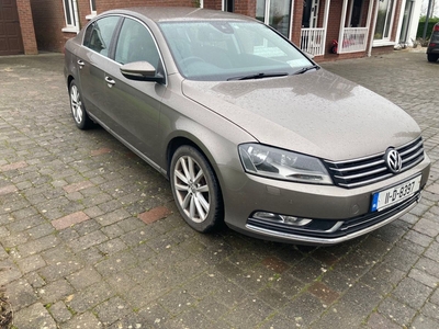 2011 - Volkswagen Passat Manual