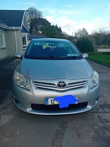 2012 - Toyota Auris Manual