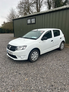 2014 - Dacia Sandero Manual