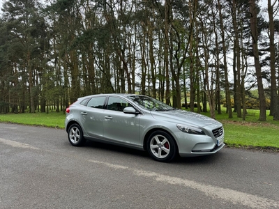 2014 - Volvo V40 Manual