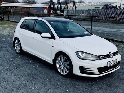 2016 - Volkswagen Golf Manual