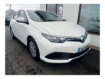 2018 (182) Toyota Auris