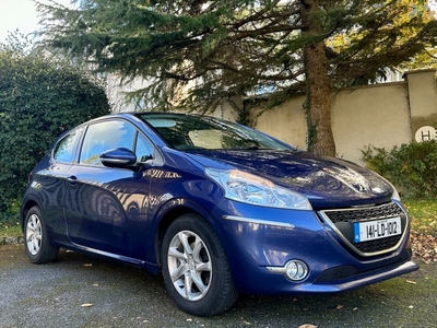 2014 - Peugeot 208 Manual