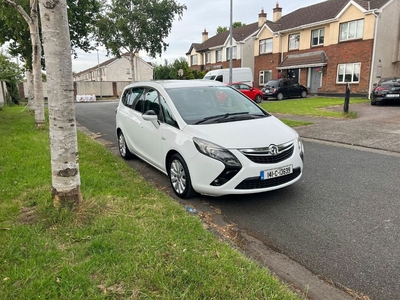 2014 - Vauxhall Zafira ---