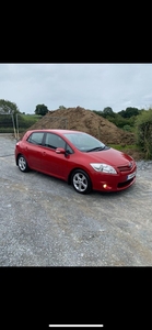 2011 - Toyota Auris Manual