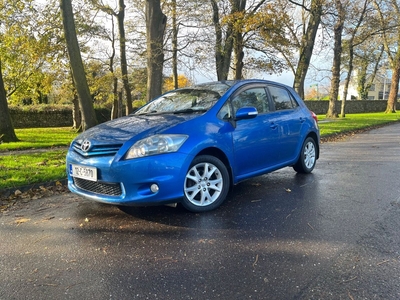 2012 - Toyota Auris Manual