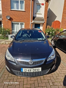 2012 - Vauxhall Astra Manual