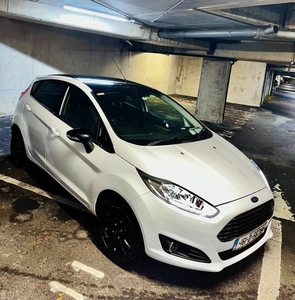 2016 - Ford Fiesta Manual