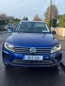 2016 - Volkswagen Touareg Automatic