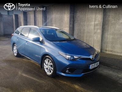 2017 - Toyota Auris Manual