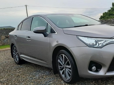 2017 - Toyota Avensis Manual