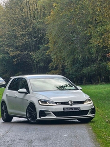 2017 - Volkswagen Golf Manual