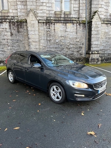 2017 - Volvo V60 Manual