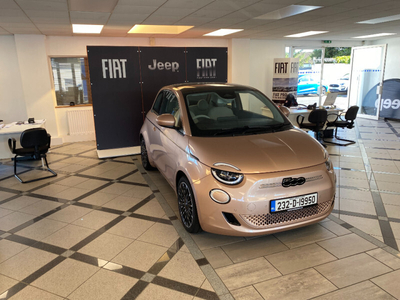 2023 (232) Fiat 500e