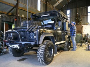 2002 - Land Rover Defender Manual