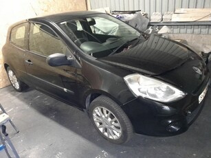 2009 - Renault Clio ---