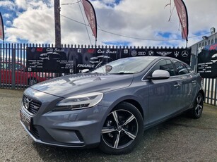 2017 - Volvo V40 Manual