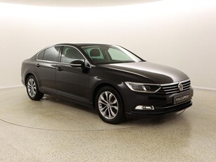 2019 - Volkswagen Passat Manual