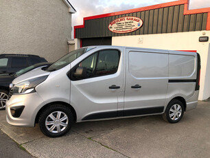 VAUXHALL VIVARO