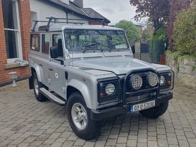 2003 - Land Rover Defender Manual