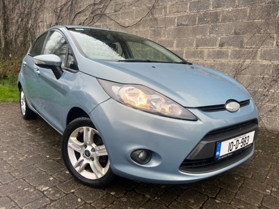 2010 - Ford Fiesta Manual