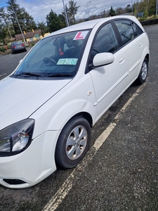 2010 - Kia Rio Manual