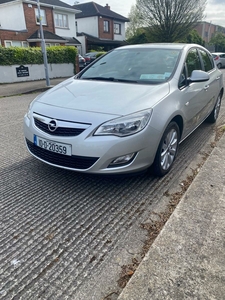 2010 - Opel Astra Manual