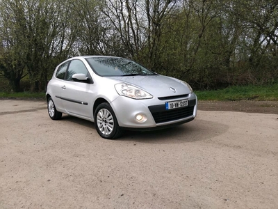 2010 - Renault Clio ---