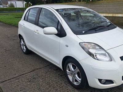 2010 - Toyota Yaris Manual