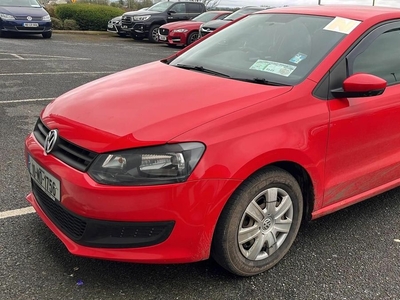 2010 - Volkswagen Polo Manual