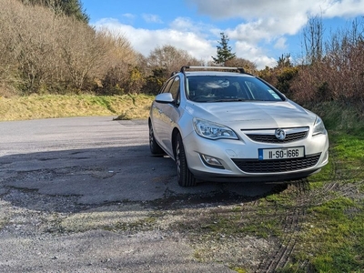 2011 - Vauxhall Astra ---