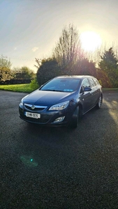 2011 - Vauxhall Astra Manual