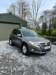 2011 - Volkswagen Tiguan Manual