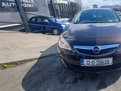 2012 - Opel Astra Manual