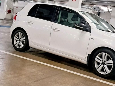 2012 - Volkswagen Golf Manual