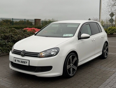 2012 - Volkswagen Golf Manual