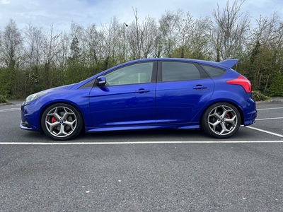 2013 - Ford Focus Manual