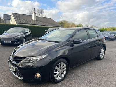 2013 - Toyota Auris Manual