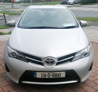 2013 - Toyota Auris Manual