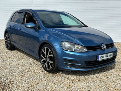 2013 - Volkswagen Golf Manual