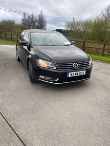 2014 - Volkswagen Passat Manual