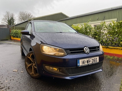 2014 - Volkswagen Polo Manual