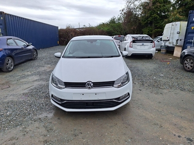 2015 - Volkswagen Polo Automatic