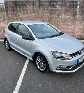 2015 - Volkswagen Polo Manual